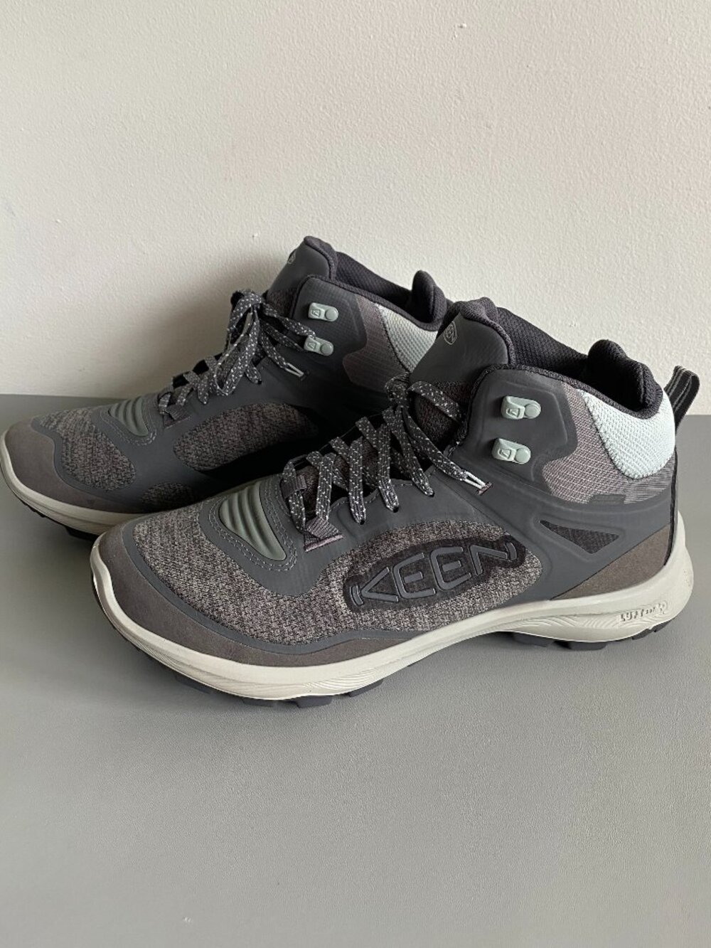 Keen Women's Terradora Flex Mid Height Waterproof Hiking Boots Sz 10 Gray NWOT